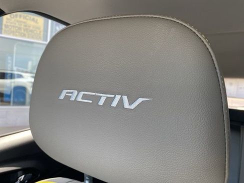 Used 2025 Chevrolet Trax ACTIV w/ Sunroof Package FWD image 21