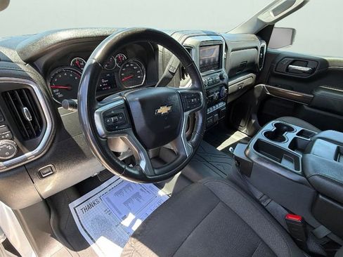 Certified 2020 Chevrolet Silverado 1500 LT w/ Fleet Comfort Package AWD/4WD image 18