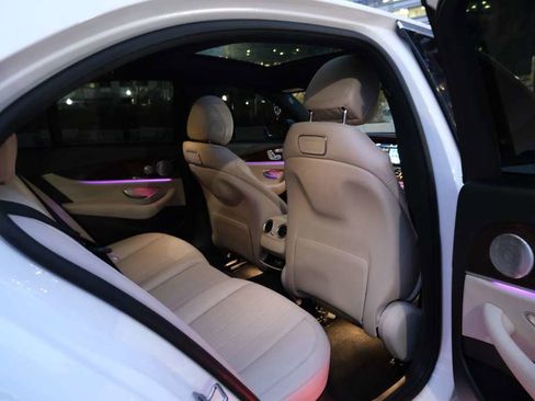 Used 2019 Mercedes-Benz E 300 4MATIC w/ Premium 1 Package image 24