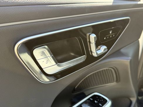 Used 2025 Mercedes-Benz E 350 4MATIC Sedan image 24