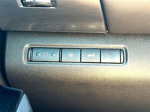 New 2026 Nissan Pathfinder SL FWD image 26