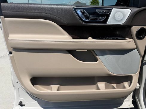 Used 2022 Lincoln Navigator Reserve AWD/4WD image 33