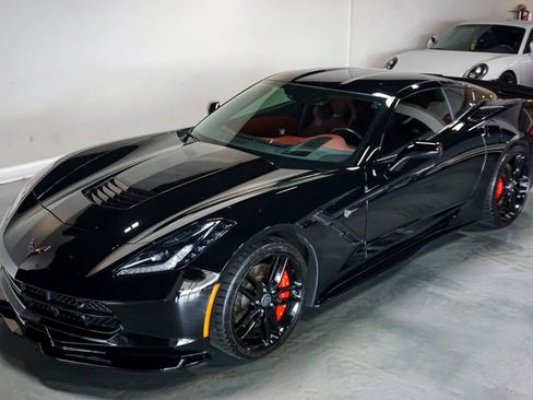Used 2019 Chevrolet Corvette Stingray Coupe RWD image 34