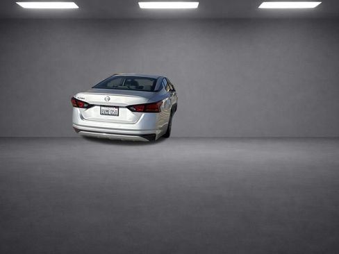 Used 2021 Nissan Altima 2.5 S FWD image 19