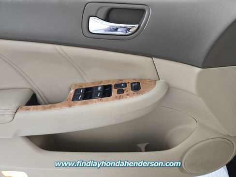 Used 2005 Honda Accord EX-L image 22
