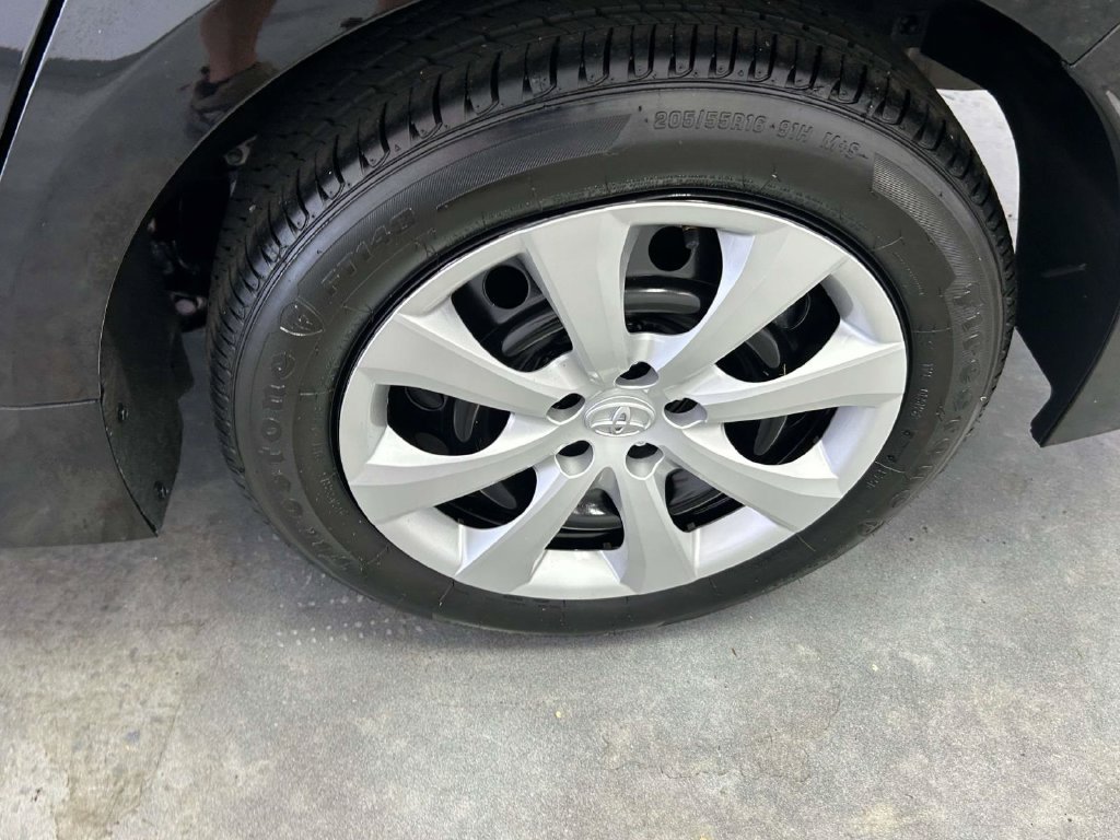 Used 2026 Toyota Corolla LE FWD image 7
