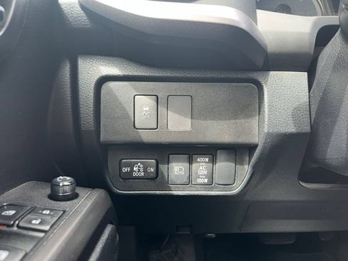 Used 2020 Toyota Tacoma TRD Sport w/ Technology Package AWD/4WD image 24