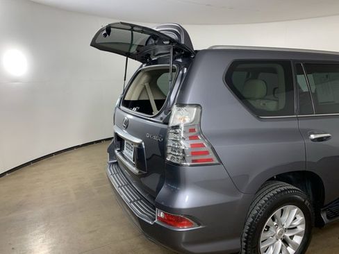 Used 2023 Lexus GX 460 Premium w/ Premium Package image 13