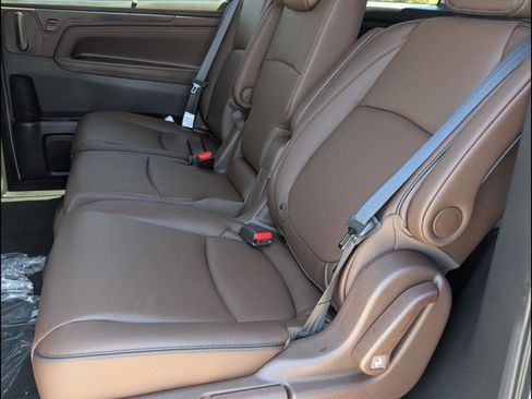 New 2026 Honda Odyssey Touring image 12