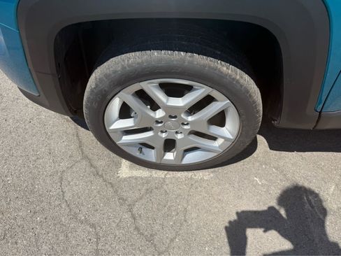 Used 2021 Jeep Renegade Latitude image 4