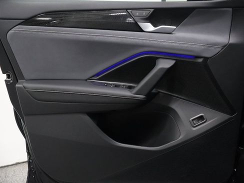 New 2025 Volkswagen Tiguan SE image 12