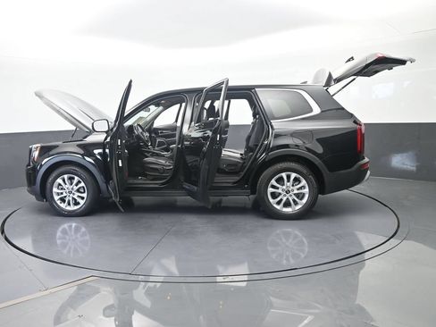 Used 2022 Kia Telluride LX FWD image 76