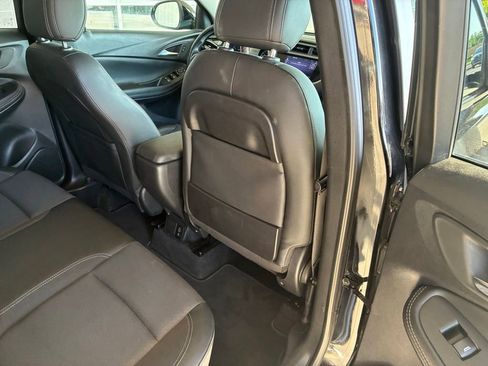Used 2022 Buick Encore GX Preferred w/ Sport Touring Package FWD image 19