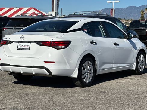 Used 2025 Nissan Sentra S image 4