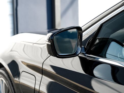 Used 2019 BMW 530e w/ Convenience Package image 39