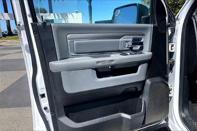 Used 2019 RAM 1500 Classic SLT AWD/4WD image 18