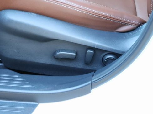 Used 2023 Subaru Outback Touring image 25