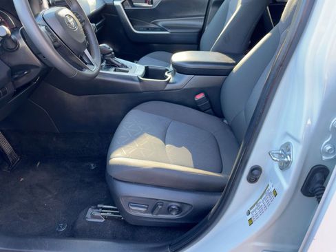 Used 2025 Toyota RAV4 XLE image 23
