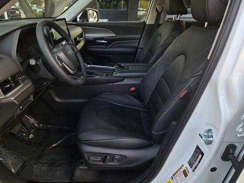 Used 2026 Toyota Grand Highlander AWD Hybrid image 18
