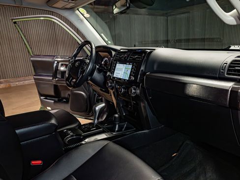 Used 2022 Toyota 4Runner TRD Off-Road Premium w/ Moonroof Package AWD/4WD image 19