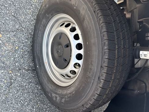 Used 2025 Mercedes-Benz Sprinter 2500 image 32