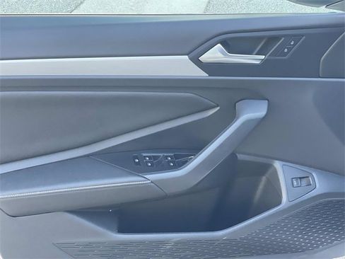 Used 2025 Volkswagen Jetta S image 18