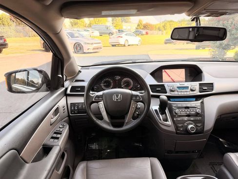 Used 2013 Honda Odyssey Touring Elite image 28
