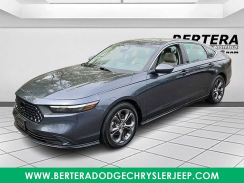 Used 2023 Honda Accord EX image 3