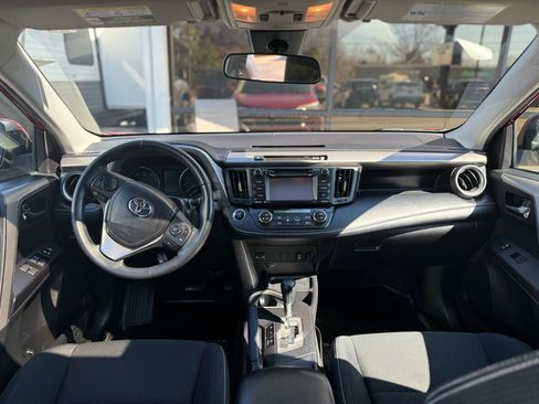 Used 2018 Toyota RAV4 XLE image 14