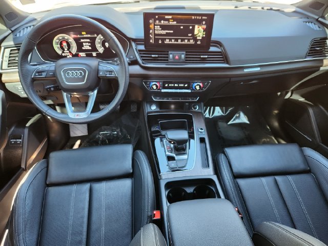 Used 2024 Audi Q5 e Premium Plus w/ Premium Plus Package AWD/4WD image 24