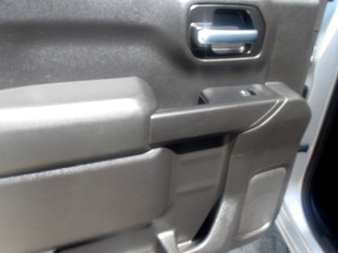 Used 2020 Chevrolet Silverado 1500 Custom w/ Custom Value Package image 16