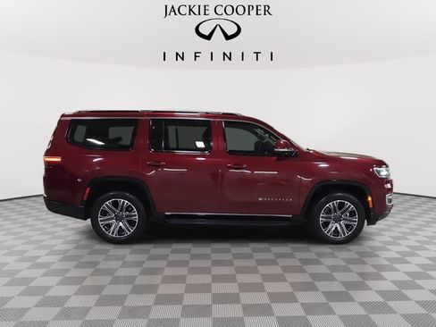 Used 2022 Jeep Wagoneer Series III w/ Rear Seat Video Group 1 AWD/4WD image 4
