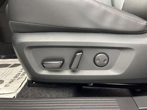 New 2026 Nissan Rogue SV image 33