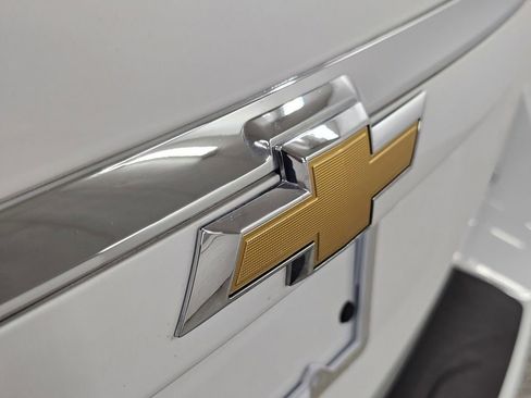 Used 2017 Chevrolet Equinox LT w/ Convenience Package image 23