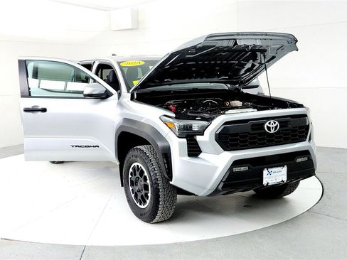 Certified 2024 Toyota Tacoma TRD Off-Road w/ TRD Off Road Upgrade Package image 9