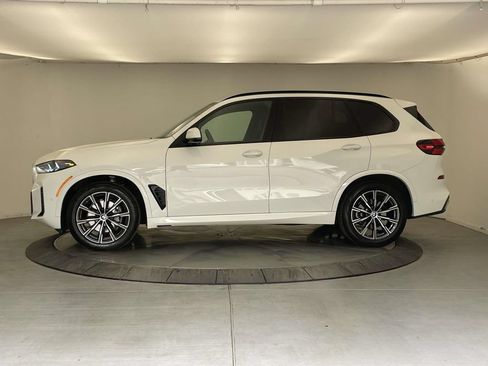 Used 2026 BMW X5 xDrive40i w/ M Sport Package AWD/4WD image 2
