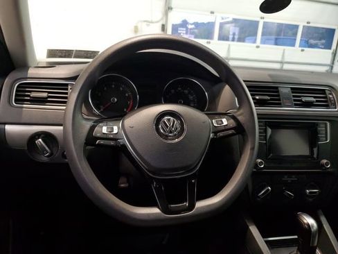 Used 2018 Volkswagen Jetta S image 15