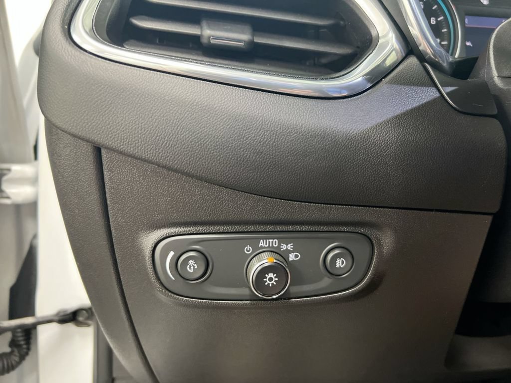 Used 2020 Chevrolet Equinox Premier FWD image 18