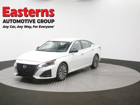 Used 2025 Nissan Altima 2.5 SV FWD image 56