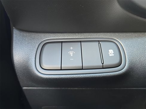 New 2026 Hyundai Venue SE image 25