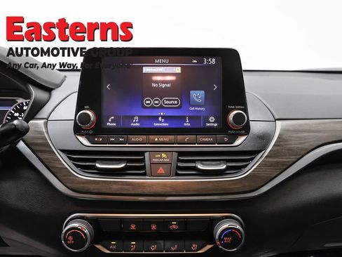 Used 2025 Nissan Altima 2.5 SV image 12