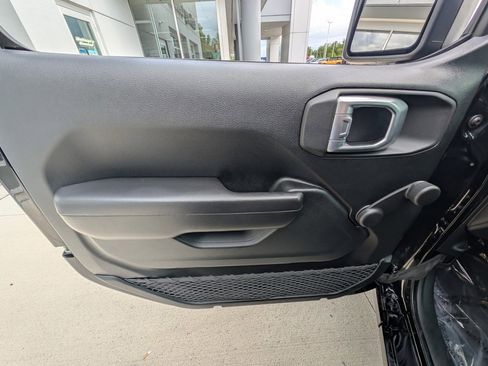 Used 2020 Jeep Wrangler Sport image 34