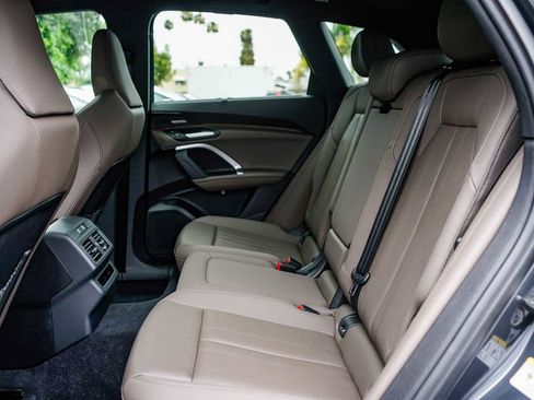 Used 2025 Audi Q5 Premium Plus w/ Premium Plus image 18