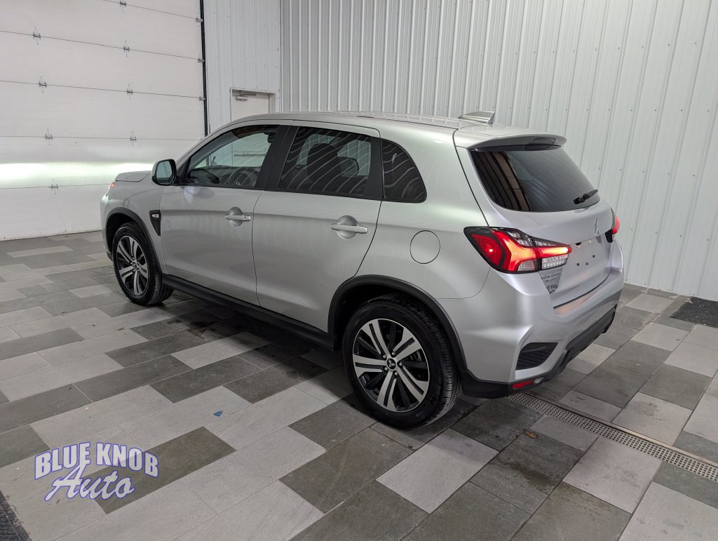 Used 2026 Mitsubishi Outlander Sport ES AWD/4WD image 2