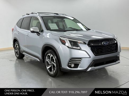 Used 2024 Subaru Forester Touring w/ Convenience Package AWD/4WD image 4