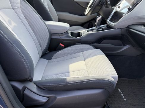 Used 2025 Subaru Outback Premium image 31