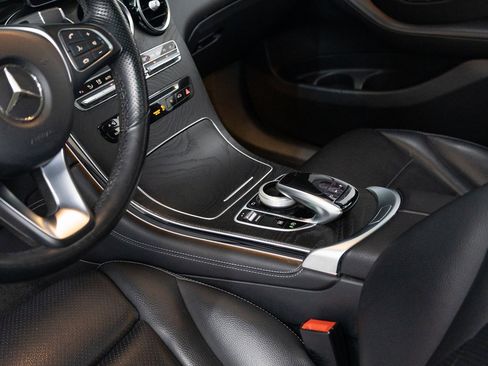 Used 2019 Mercedes-Benz GLC 300 4MATIC image 15