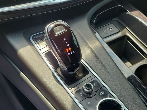 Used 2022 Cadillac Escalade Sport AWD/4WD image 29