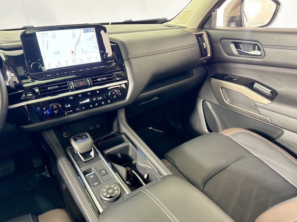 Used 2025 Nissan Pathfinder Platinum w/ Cargo Package AWD/4WD image 30