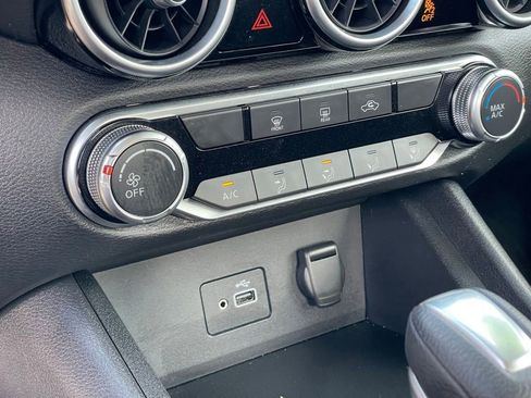 Certified 2023 Nissan Sentra S FWD image 17